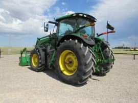 2015 John Deere 6215R