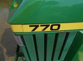 1990 John Deere 770