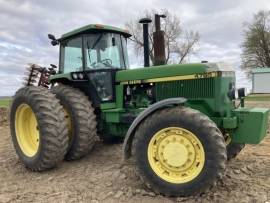 1990 John Deere 4755