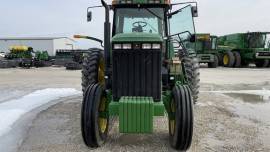 2001 John Deere 8110