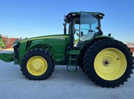 John Deere 8260R