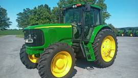 2004 John Deere 7320