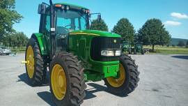 2004 John Deere 7320