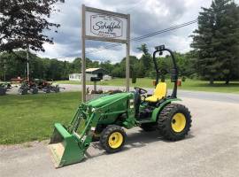 2011 John Deere 2520