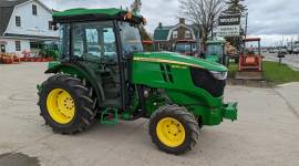 2017 John Deere 5090GV