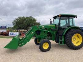 2013 John Deere 6105D