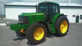 2003 John Deere 7520