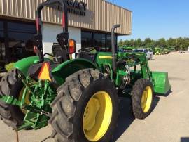 2018 John Deere 5075E