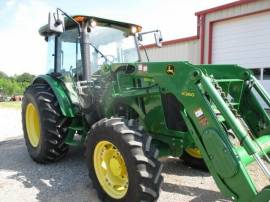 2013 John Deere 5100M