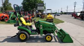 2015 John Deere 1025R