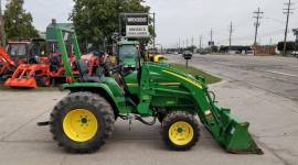 2011 John Deere 3005