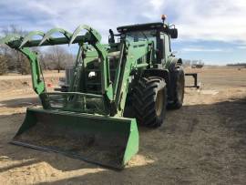 2016 John Deere 7210R