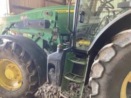 2017 John Deere 6135E