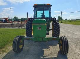 John Deere 2950