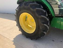 2015 John Deere 5085E