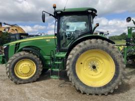 2013 John Deere 8235R