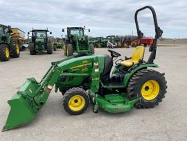 2015 John Deere 2032R