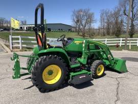 2018 John Deere 3033R