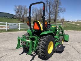 2018 John Deere 3033R