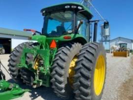 2011 John Deere 7215R