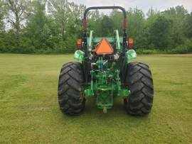 2017 John Deere 5085E