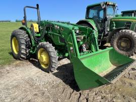 2016 John Deere 5075E