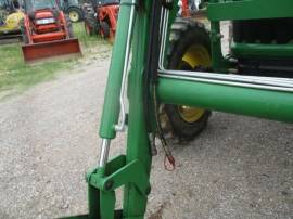 John Deere 5325