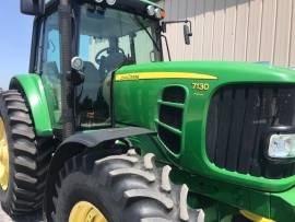 2010 John Deere 7130