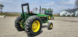 1990 John Deere 2555