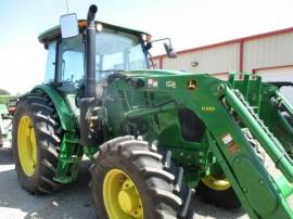 2017 John Deere 6120E