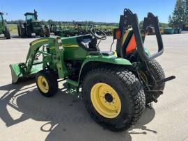 2005 John Deere 3320