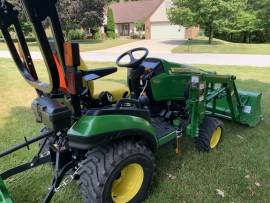 2015 John Deere 1025R