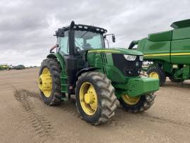 2017 John Deere 6215R