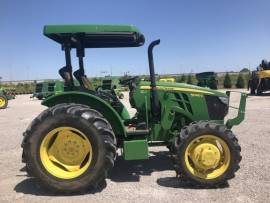 2017 John Deere 5065E