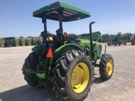 2017 John Deere 5065E