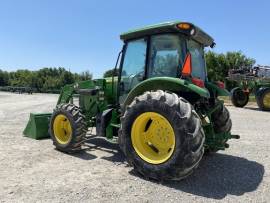 2017 John Deere 5100E