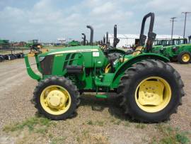 2015 John Deere 5065E