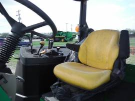 2015 John Deere 6105M