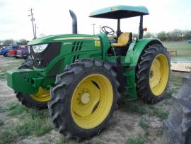 2015 John Deere 6105M