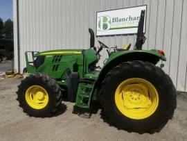 2015 John Deere 6105M