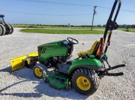 John Deere 1023E