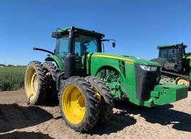 2012 John Deere 8235R