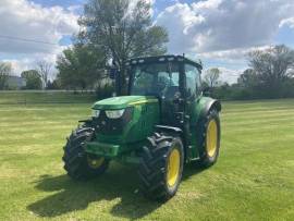 2017 John Deere 6110R