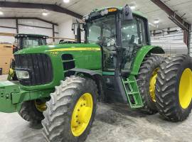 2009 John Deere 7330 Premium