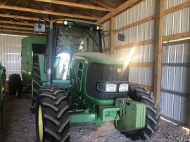 2011 John Deere 7230