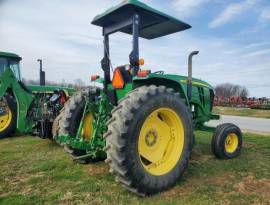 John Deere 6105D