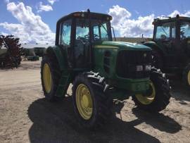 2010 John Deere 7130