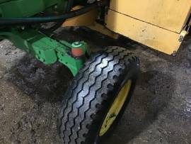 2015 John Deere 6105D