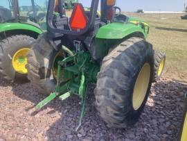 2021 John Deere 4052M