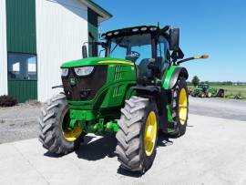 2019 John Deere 6215R